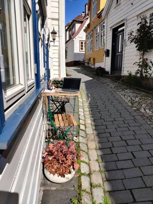 Beautiful Bergen House From 1790アパートメント エクステリア 写真