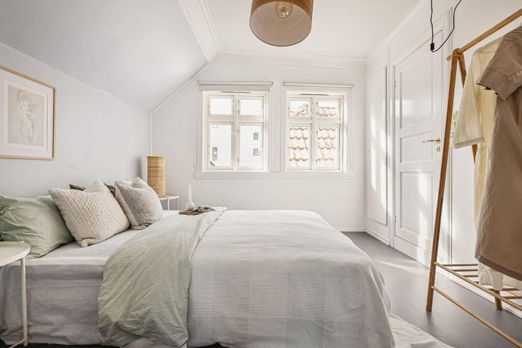 Beautiful Bergen House From 1790アパートメント エクステリア 写真