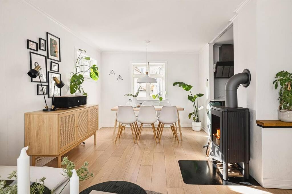 Beautiful Bergen House From 1790アパートメント エクステリア 写真